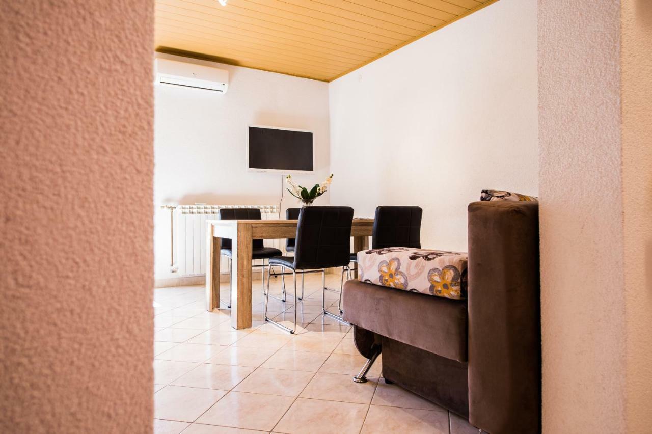 Apartmani Mila Podstrana Buitenkant foto