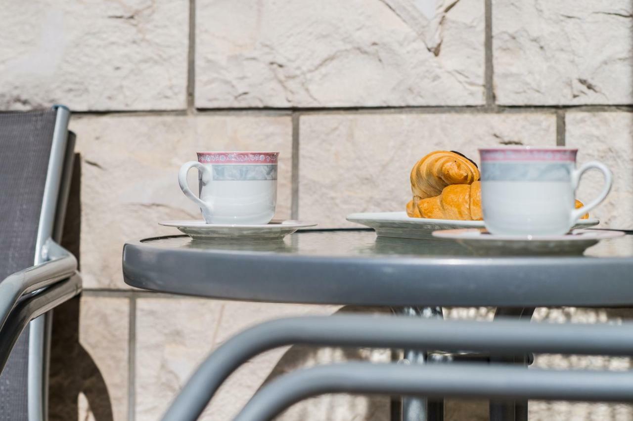 Apartmani Mila Podstrana Buitenkant foto
